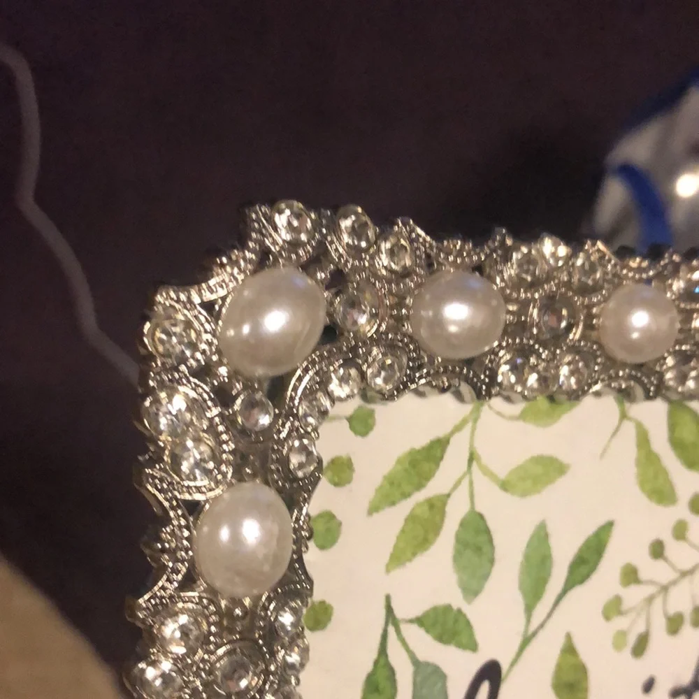 Beautiful Faux Pearl & Rhinestone “Faith” Photo Frame. Holds a 5 x 7 pic!